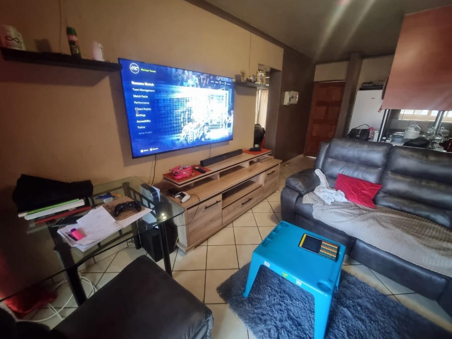 2 Bedroom Property for Sale in Waterval East North West